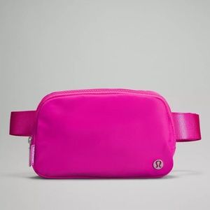Lululemon belt bag SONIC PINK